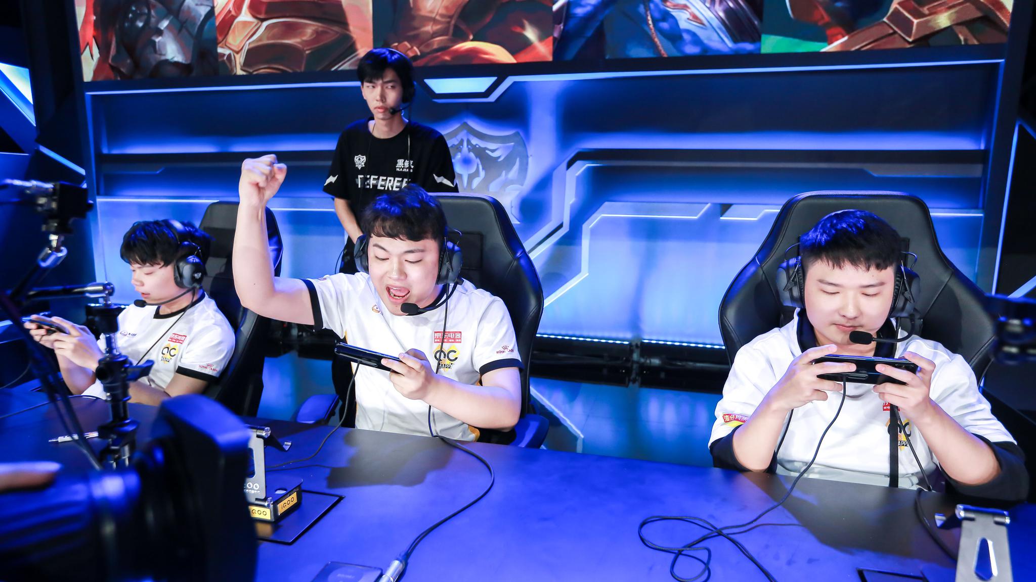 Aurora Gaming 签下 8 岁的 CS2 玩家